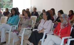 resized-891662_10151626063572835_1144844869_o