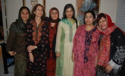 resized-58788_10151306309842835_1586512039_n