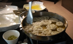 resized-858003_10151544643092835_1195786002_o